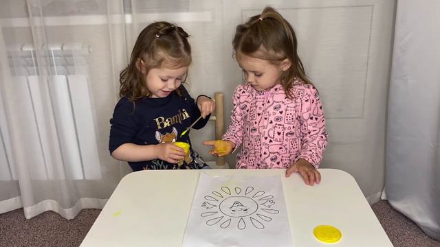 Кира и Ева учат цвета. Обучающее видео для детей. learn colors. Educational video for children