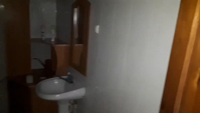 Призрак видеоглазки в туалете