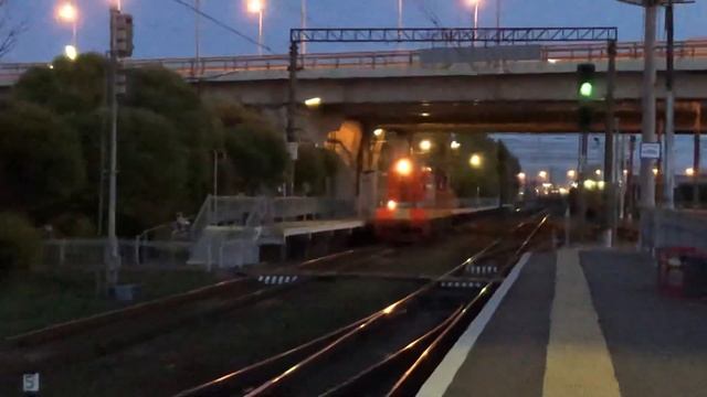 ЧМЭ3Т-5045 следует резервом через платформу Предпортовая