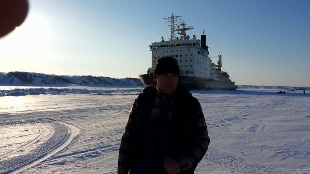 Смотреть всем  как русские мужики ловят рыбу на Енисее!!!