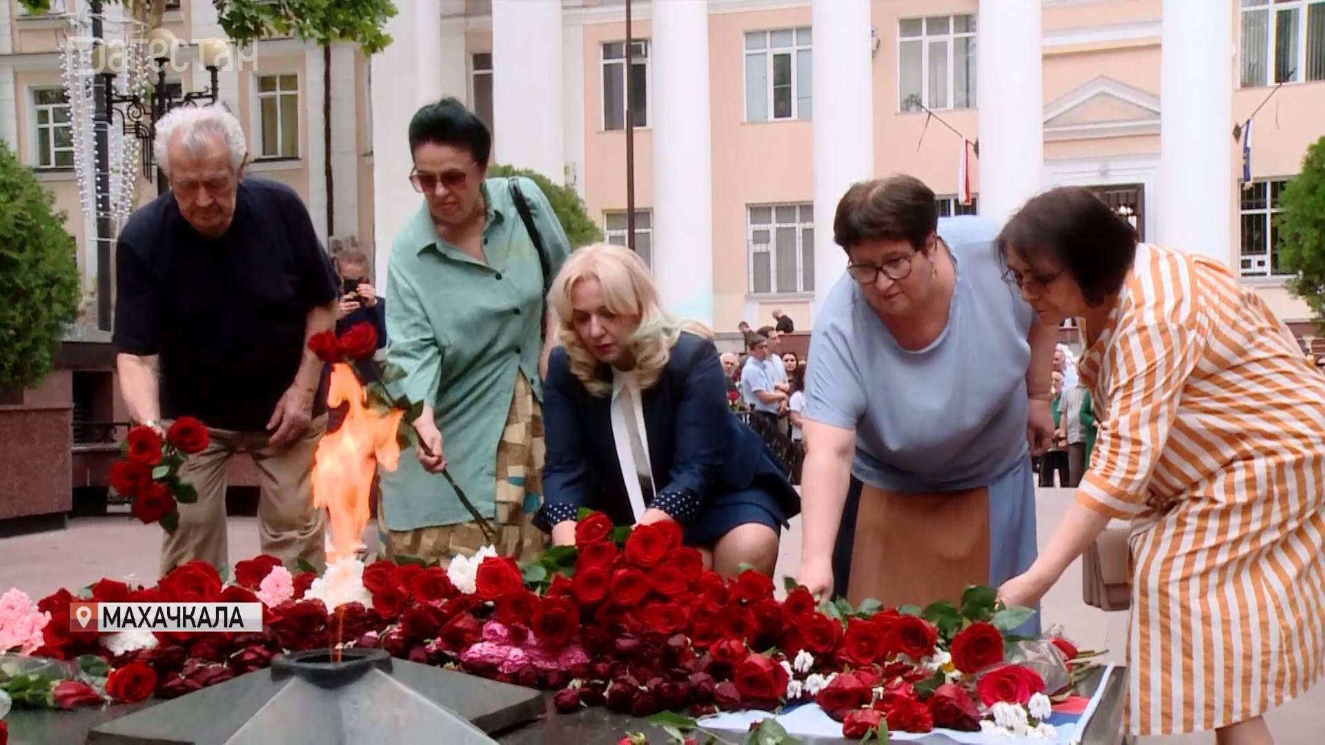 В Дагестане деятели культуры почтили память павших от рук террористов
