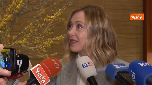 Meloni: Giapponese? Non vado oltre "Arigatō". Kishida ha donato a mia figlia dizionario Hello Kitty