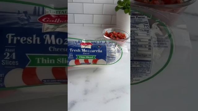 ЗАКУСКА К УЖИНУ ПЕСТО С МЯСОМ И ПОМИДОРАМИ