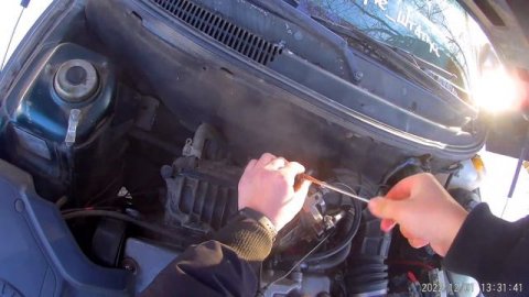 как выгнать воздушную пробку ваз 2110