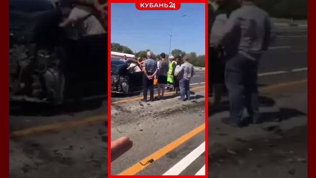 Три человека пострадали в аварии на границе Кубани и Ставрополья