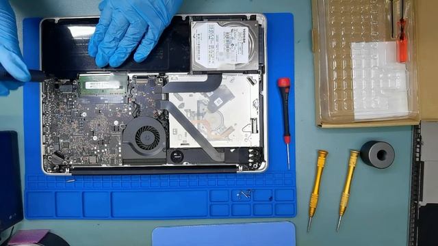 MACBOOK PRO A1278 BATTERY REPLACEMENT (SIMPLE WAY)