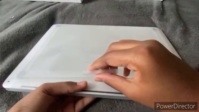 Cloudplaysroblox_: ✨UNBOXING MACBOOK AIR 2020 IN 2021✨ In ~silver~ *NO TALKING* (AsMr)