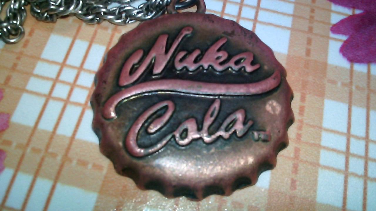 Обзор на кулон "Nuka Cola"