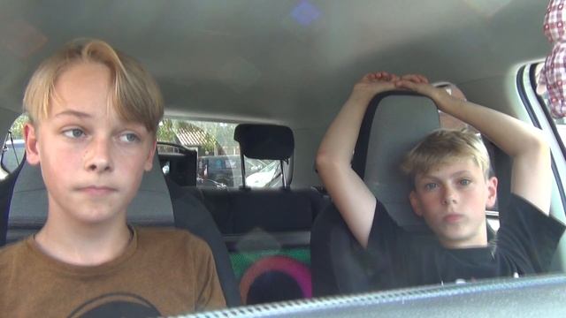 MY FACERVEAL!!!! JBL PARTYBOX 1000 IN CAR!!