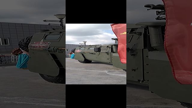 Новинка Бронеавтомобиль с дополнительной защитой колёс Тигр М и БМД с парашутной системой