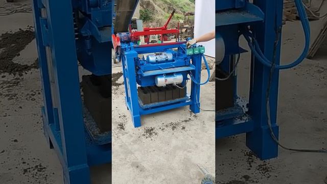 Станок для шлакоблоков кирпичей