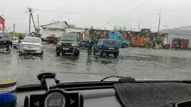 Опасная дорога до больницы 🚙☔