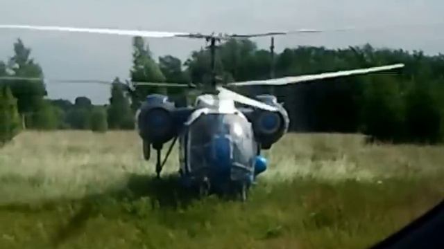 Взлет вертолета КА-26
