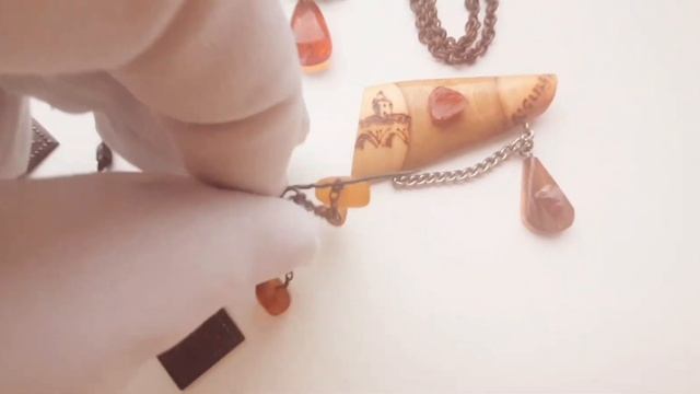 1.Атрибуция прибалтийского янтаря. Буклет янтарных изделий 1976 года