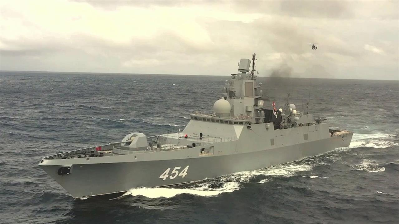 Фрегат Северного флота "Адмирал Горшков" участвует в морских учениях в Атлантическом океане
