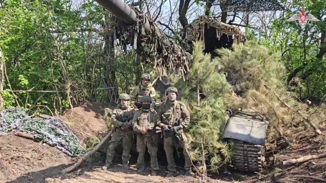 🤝 В преддверии Дня Победы участники СВО поздравляют ветеранов и тружеников тыла!

🔹 Минобороны Рос