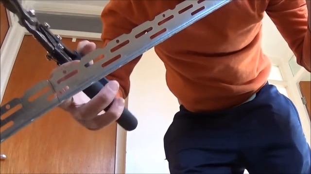 How To Fix Drywall Angle Bead Using Plaster. Fit Corner Bead Using Plaster. Beginners Plastering!