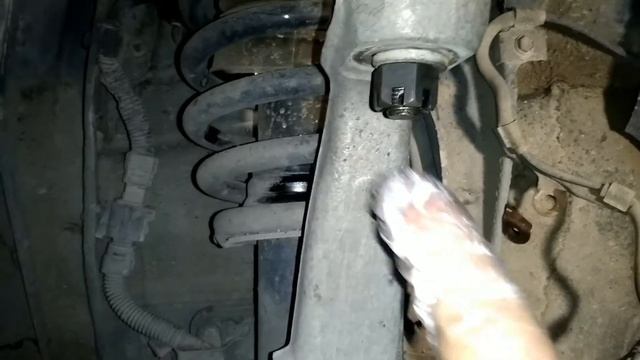 Замена переднего верхнего рычага Lexus LS 430 2003г