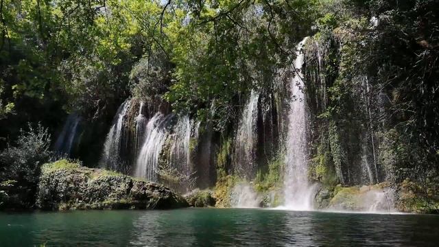 Водопадный рай. Лёгкая музыка и шум водопада. Отдыхай с наслаждением.
