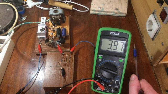 Выпуск 57 - Почему базу транзистора нельзя оставлять висеть в воздухе!