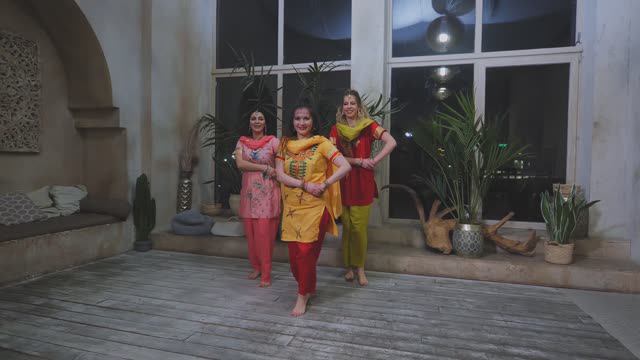 Индийский танец Болливуд | Diskowale Khisko