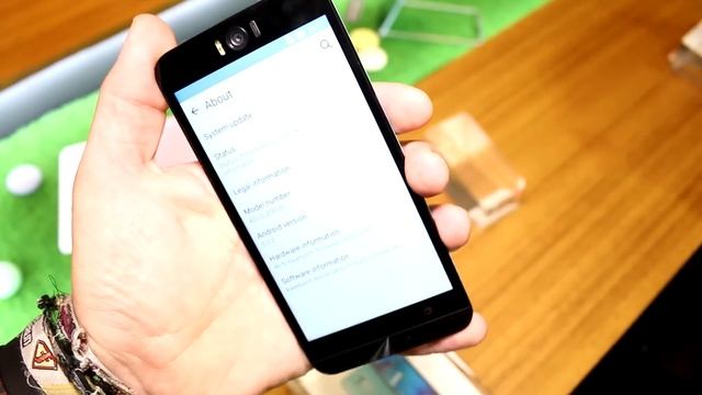 ASUS ZenFone Selfie with 13 MP front cam Hands on [english]