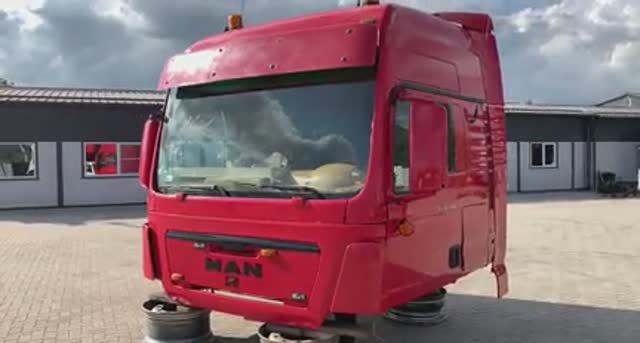 Обзор на кабину MAN TGX 1 2010 года.