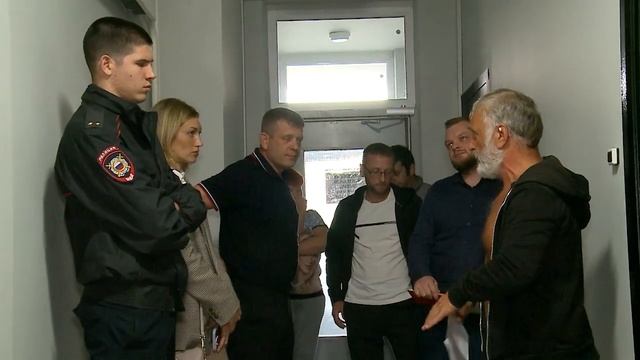 12 Плюшкин из Мытищ: что делать если сосед складирует у себя в квартире мусор?