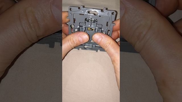 как собрать выключатель света