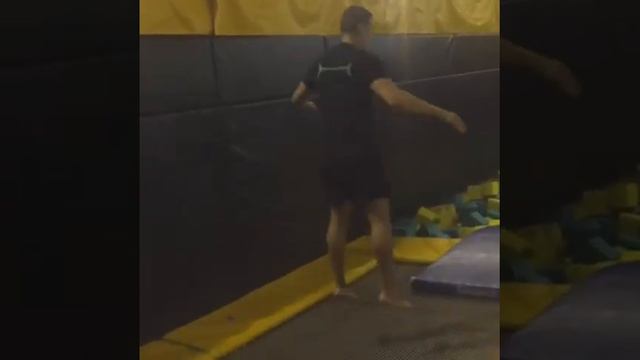 Прыжки на батуте