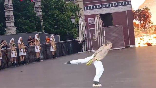 Егор Мирошкин и другие в,шоу"Чудеса Тридевятые" на Площади Революции.Москва