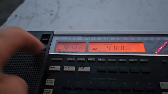 SONY ICF-2001D + FSL  антенна. 918 kHz. Индия