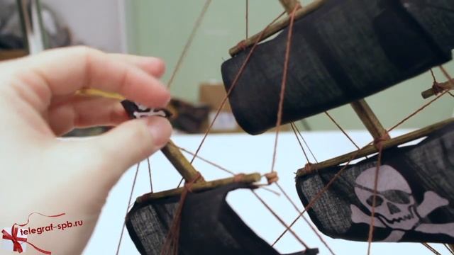 Модель пиратского корабля