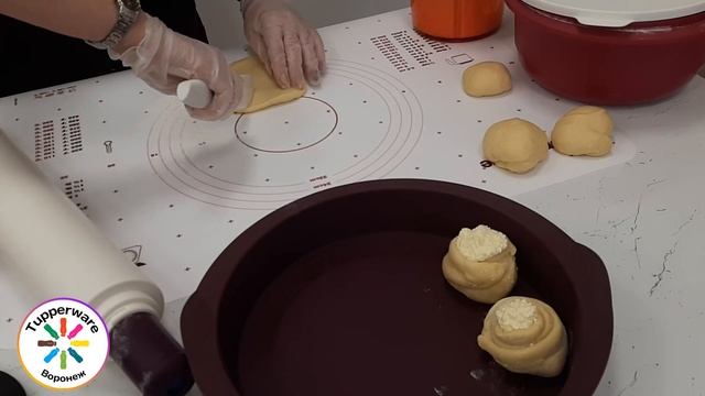 Сдобные булочки с творожной начинкой