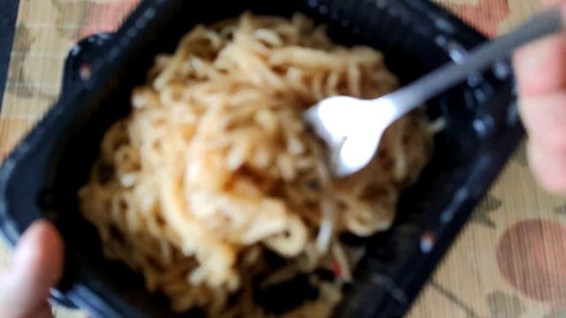 Лапша Nissin Kung Pao Chicken и Nissin Pad Thai