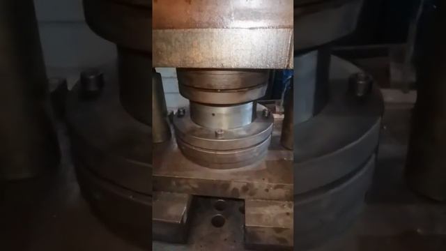 Штамповка вала-шестерни #металлообработка #механическая_обработка #trubomet  #CenterMetall