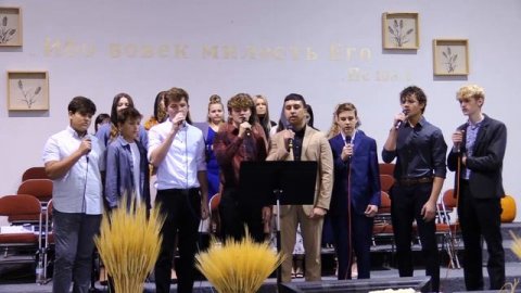 Бог! Он придумал этот мир