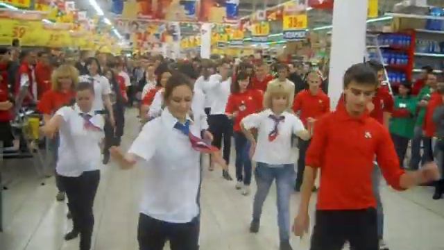 FlashMob "NEW PERSONS" - "С днём рождения Ашан" [06.11.2010]