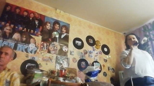 Оля Смирнова в клипе Снег на ресницах