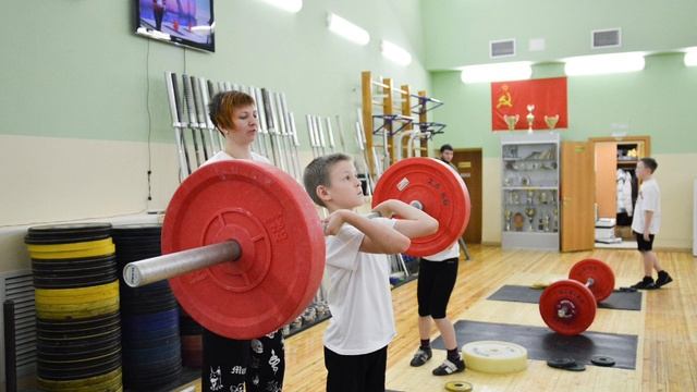 новогодние соревнования по тяжелой атлетике СШОР№1 Калининского района