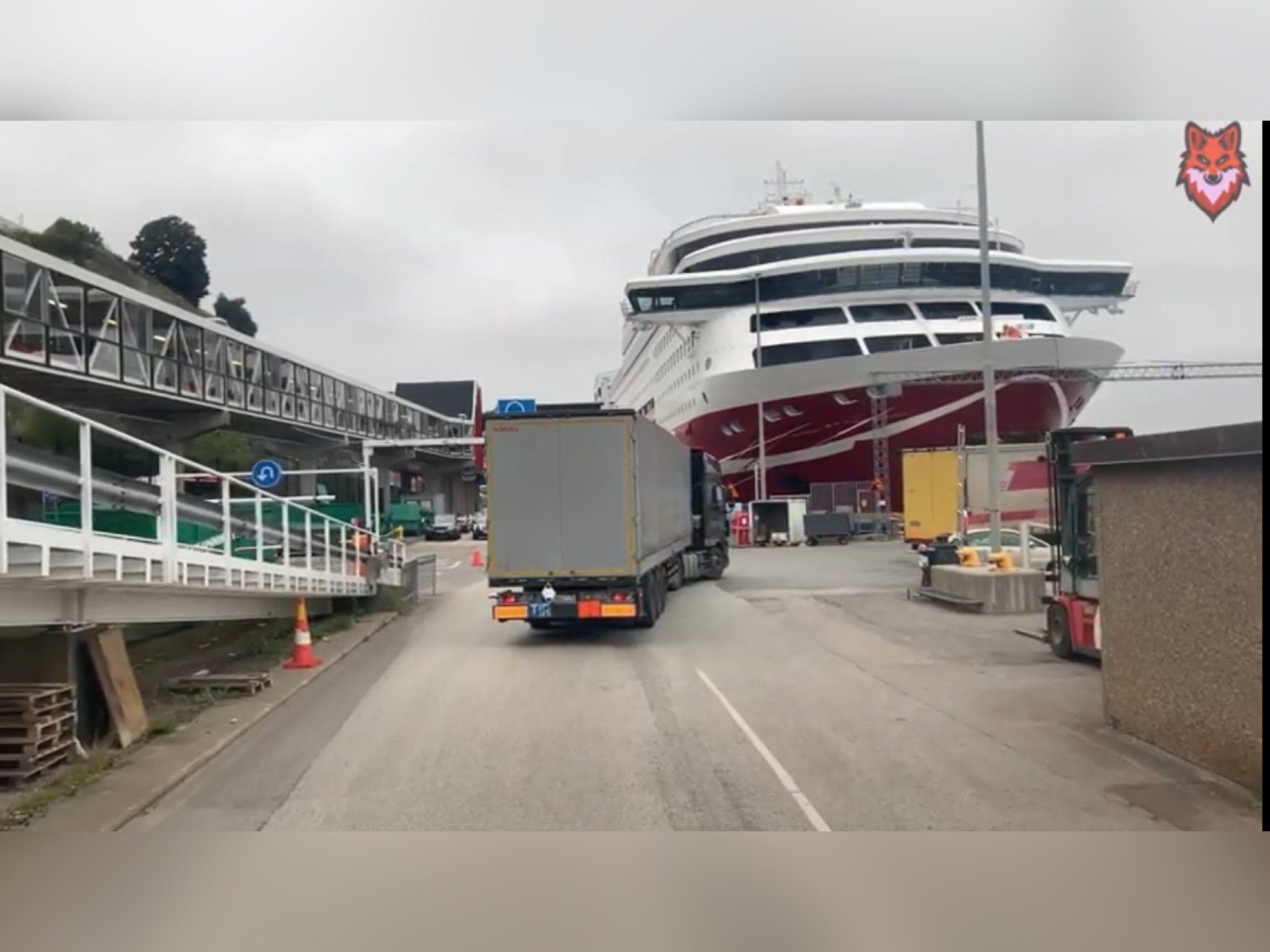 Круизный паром VIKING LINE