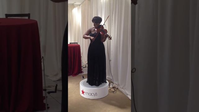 Kendall Isadore playing "Ease On Down the Road" x Diana Ross and Michael Jackson (07.16.13)