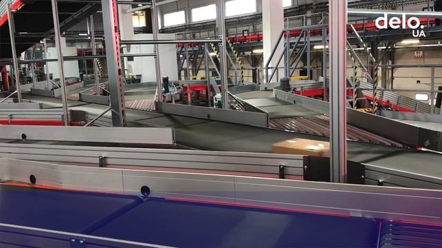"Новая почта" открыла в Днепре современный автоматизированный терминал с роботами