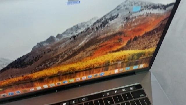 Apple  MacBook Pro 15 A1990