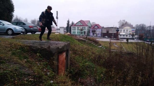 Пришли к бомбоубежищу а там закрыто э открывайте время пришло.