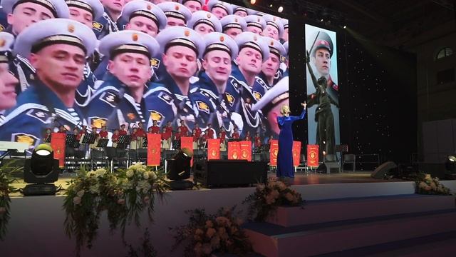 Елена Новикова - Будущие офицеры.
