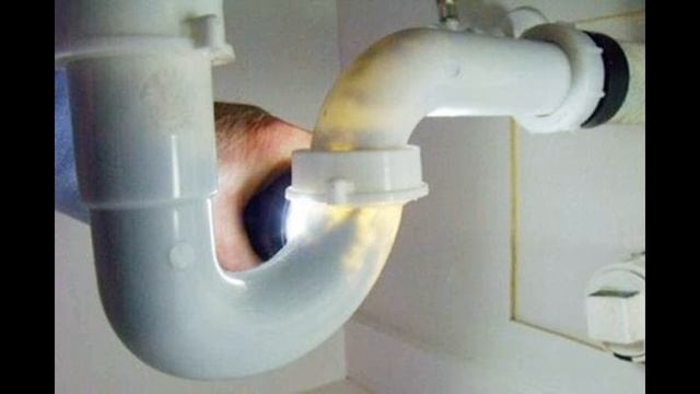 ЗАЧЕМ БАБУШКА СЫПЛЕТ СОЛЬ В УНИТАЗ И РАКОВИНУ
