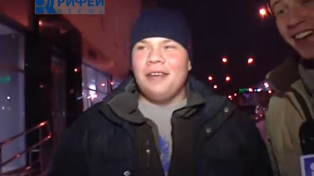 Ст ток Дед Мороз и Снегурочка дарят подарки   3   30 12 13