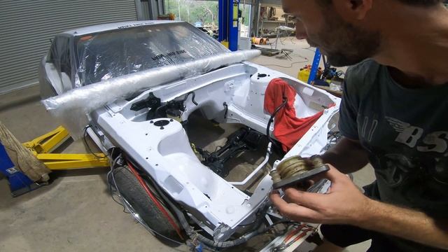 WHITE R31 BUILD 13 - Finishing up the Engine Bay and Loom!