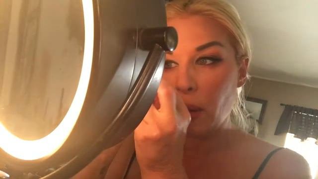 Bobbie jean Brown...how i put on lashes